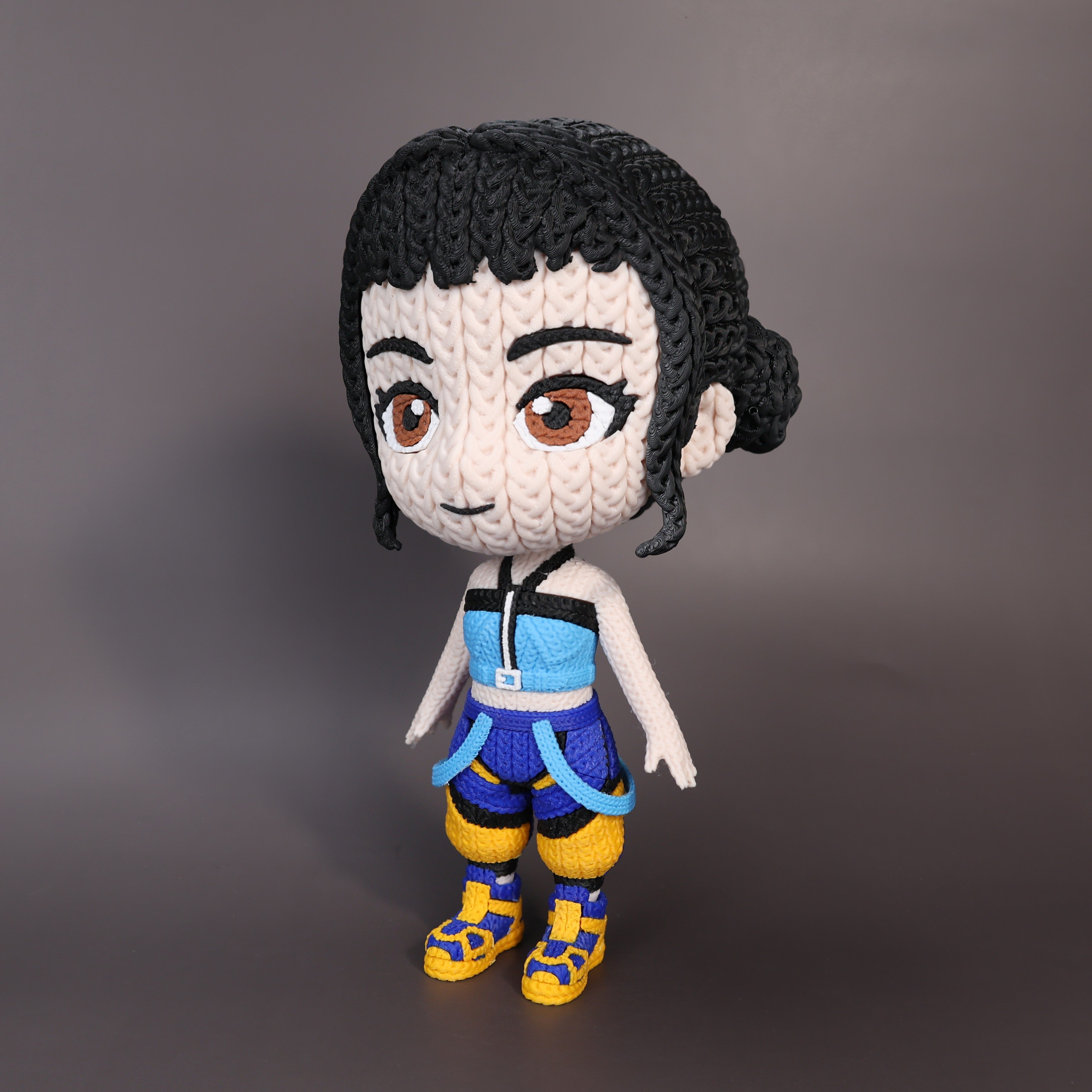 Zoey Kpop Demon Hunters Edition – Figura 3D Crochet Articulada