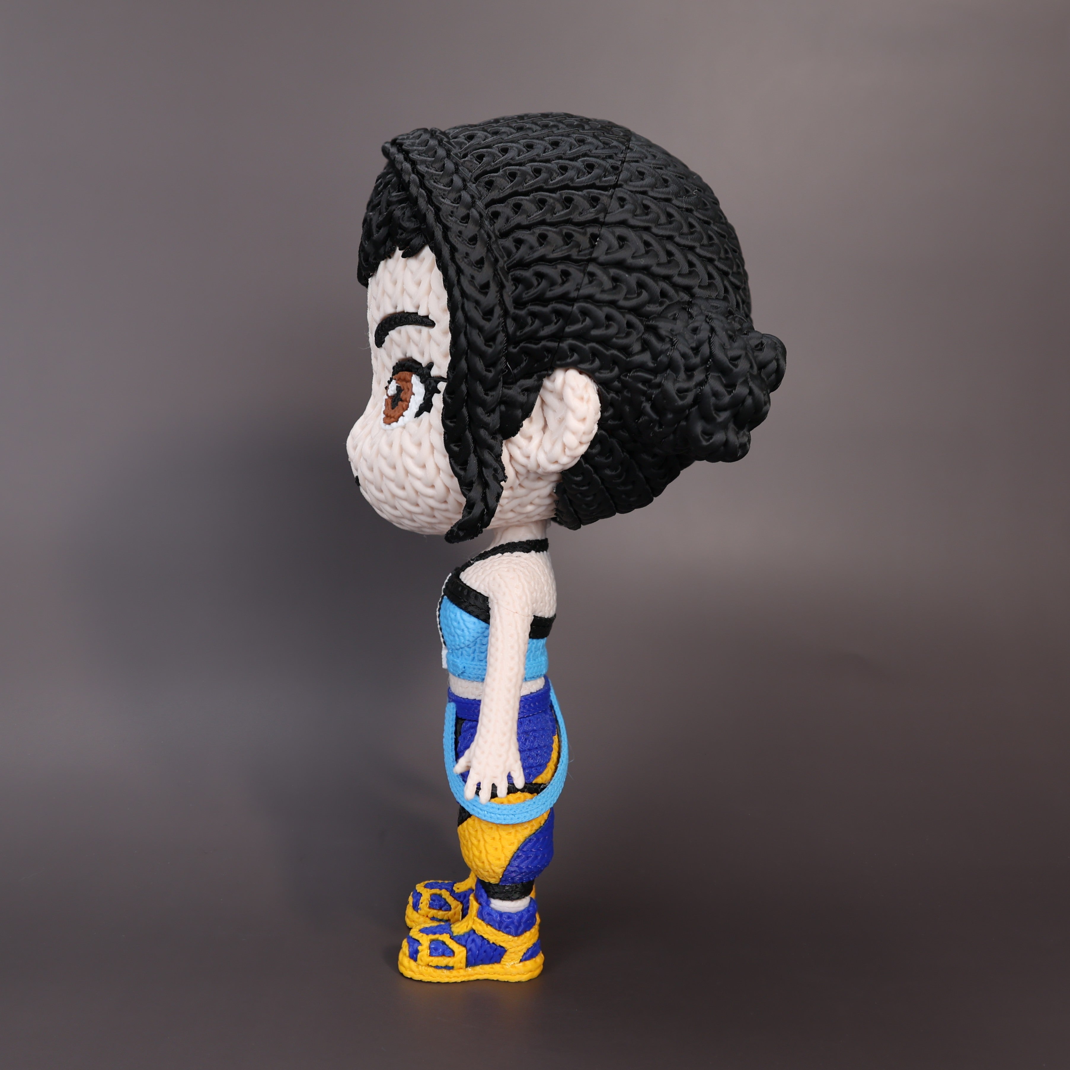 Zoey Kpop Demon Hunters Edition – Figura 3D Crochet Articulada