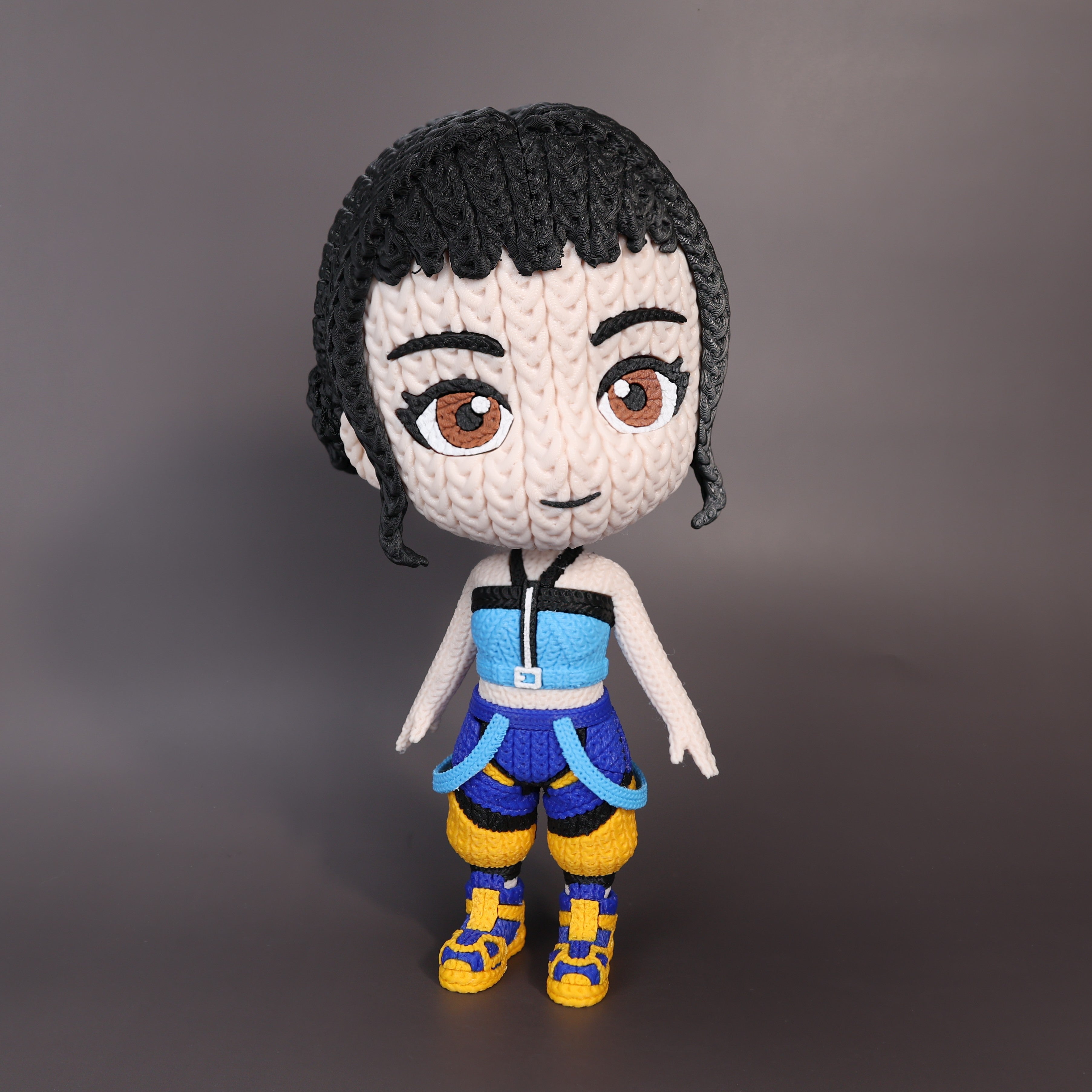 Zoey Kpop Demon Hunters Edition – Figura 3D Crochet Articulada