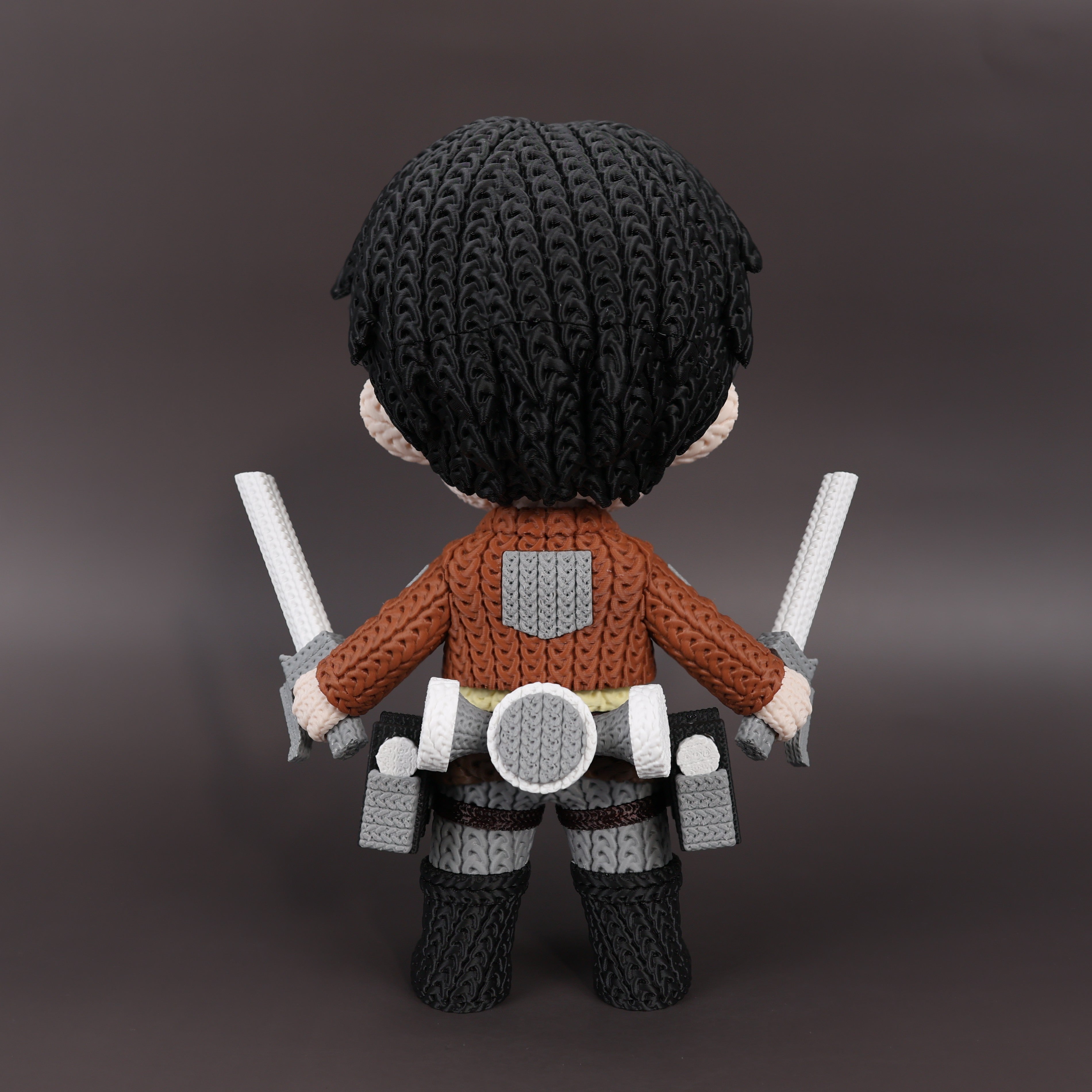 Eren Jaeger Human Version – Figura Anime 3D Crochet de 18 cm