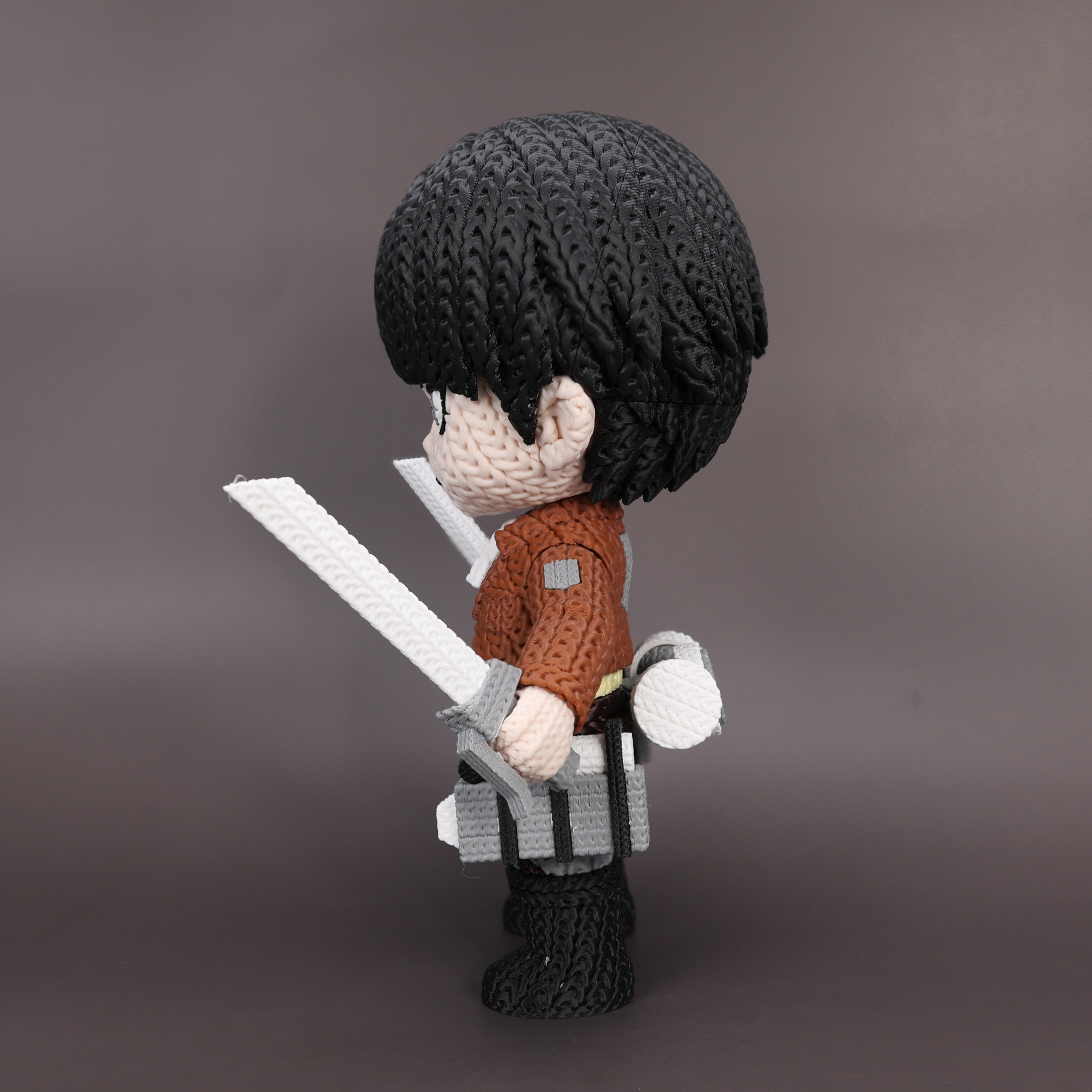 Levi Ackerman Human Version – Figura Anime 3D Crochet de 18 cm