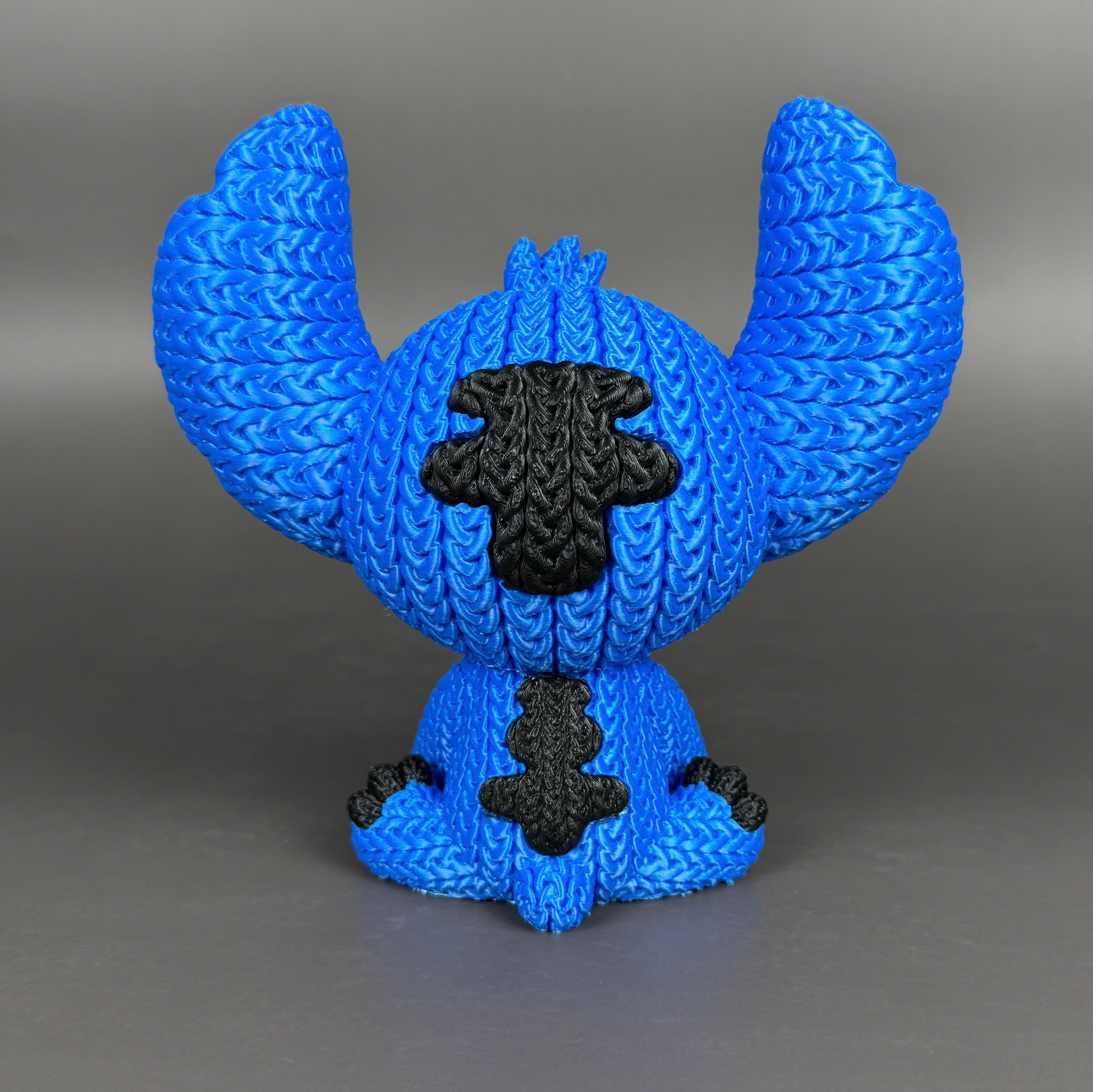 Stitch Sentado Crochet Edition - Figura 3D Articulada