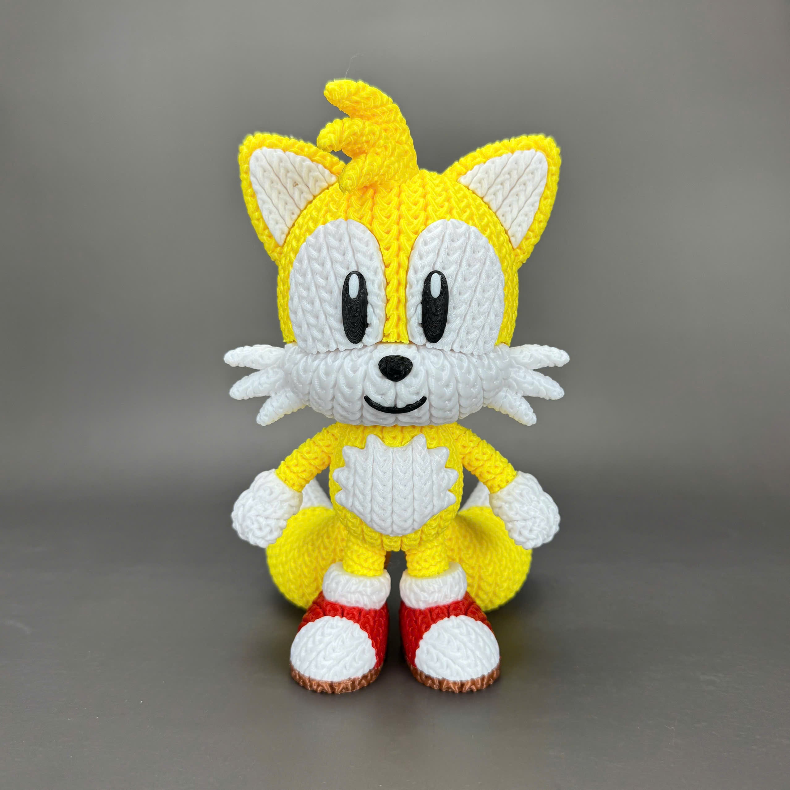 Tails Crochet Edition – Figura 3D Articulada de 18 cm