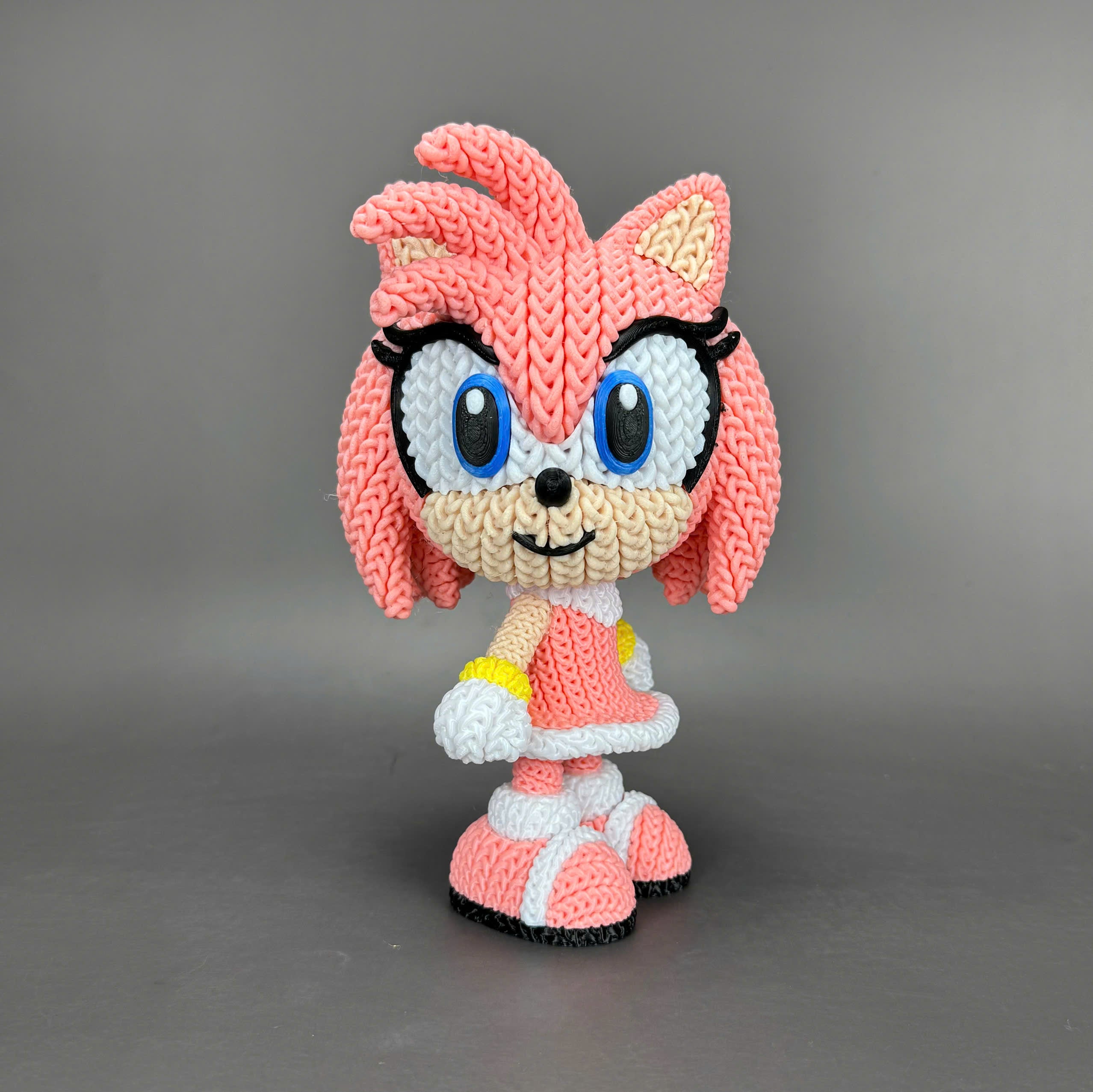 Amy Rose Crochet Edition – Figura 3D Articulada de 18 cm