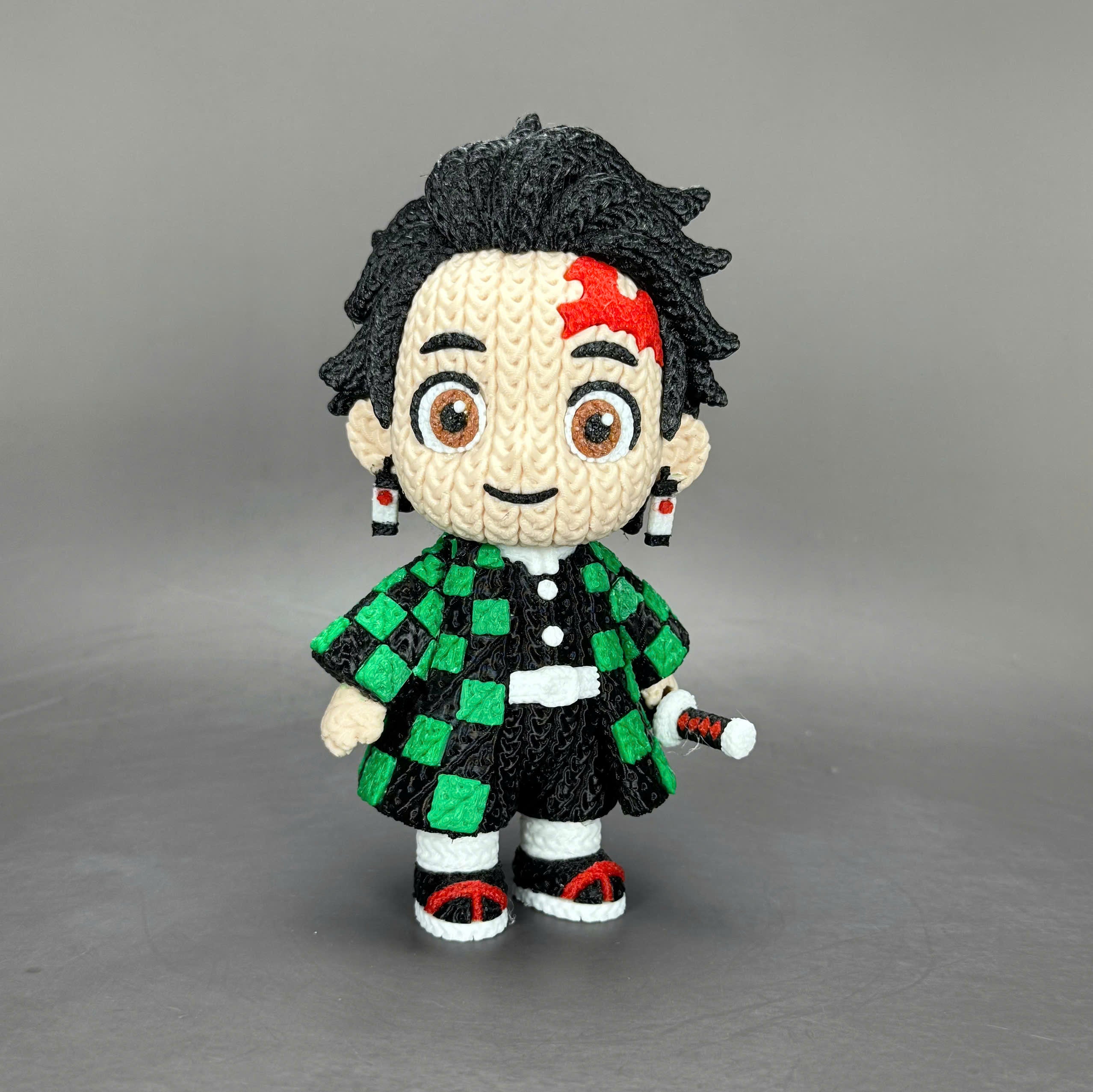 Tanjiro Kamado Crochet Edition – Figura Anime 3D Articulada de 18 cm