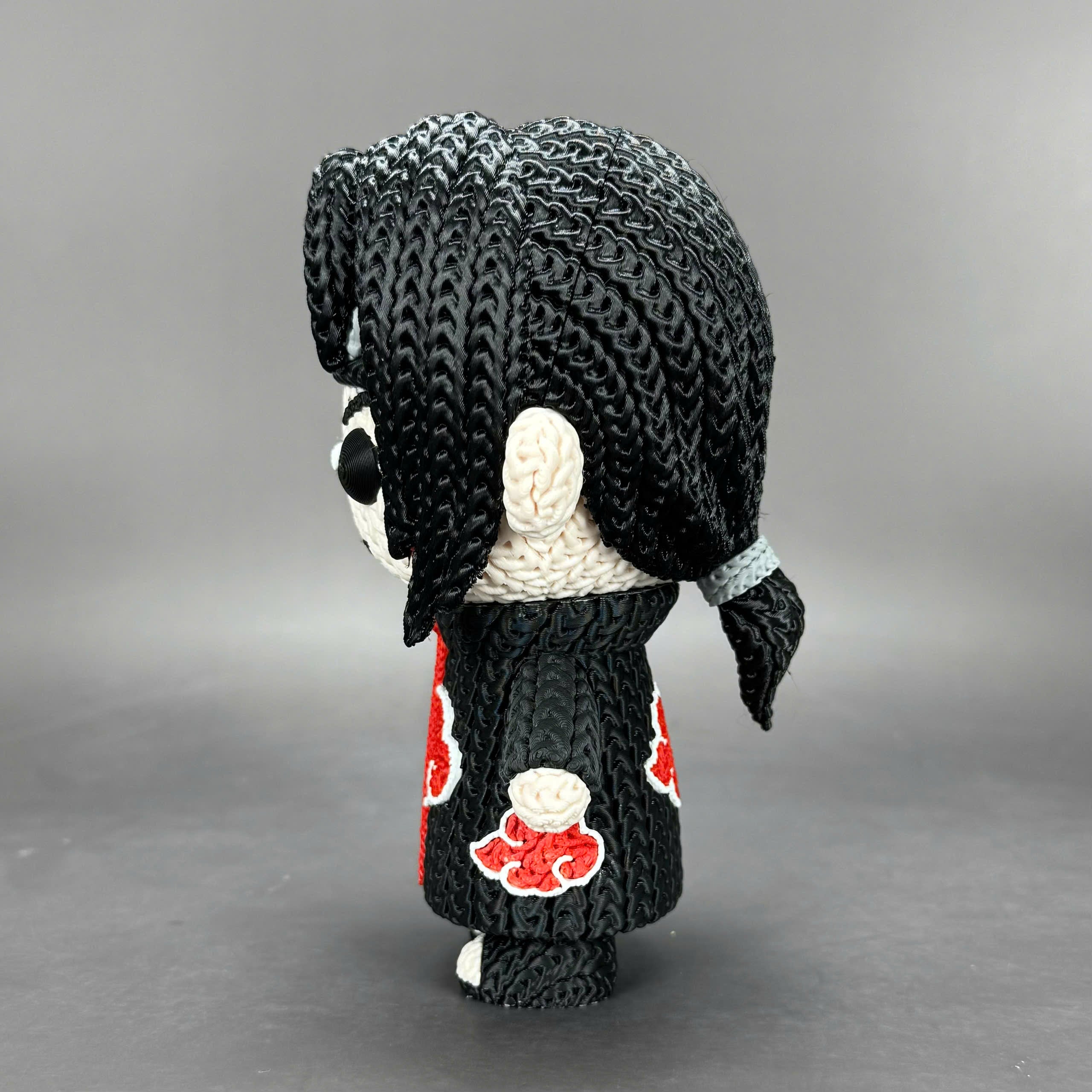 Itachi Uchiha Crochet Edition –  Figura 3D Articulada